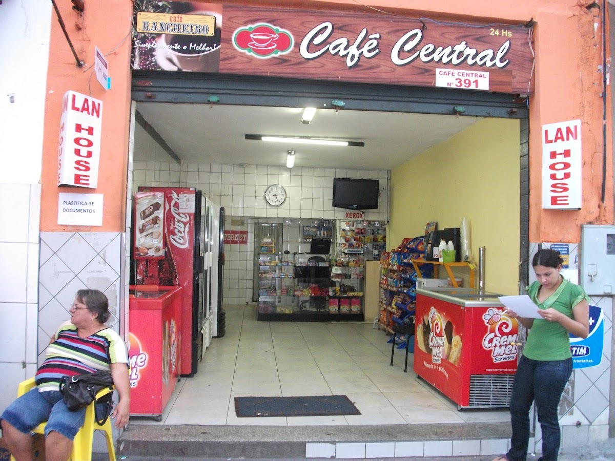 Cyber Café Central (Lan House)
