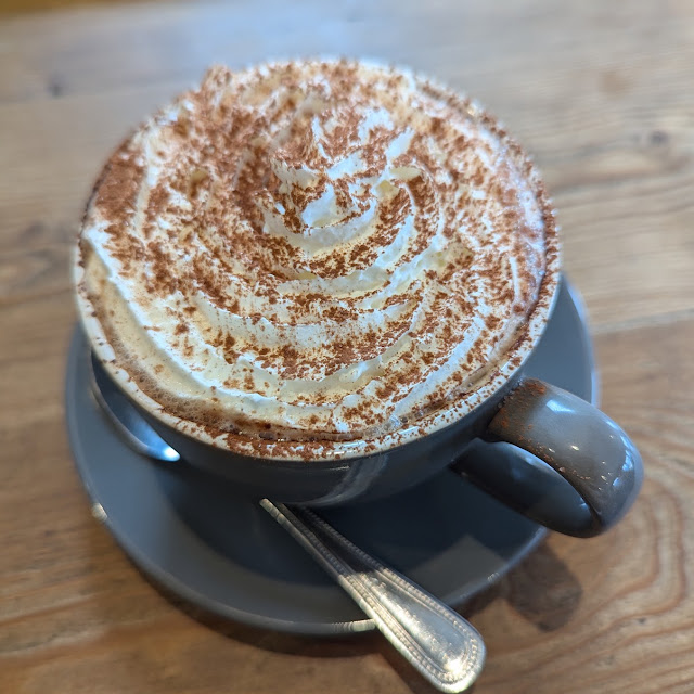 Hot Chocolate with Oatmilk and Cream