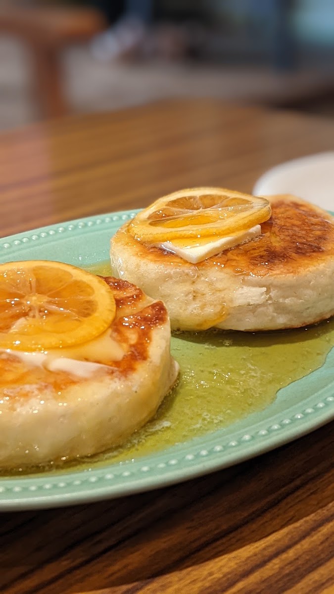 Cafe Crumpets