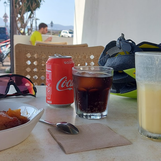 Eplekake Og Fruktshake