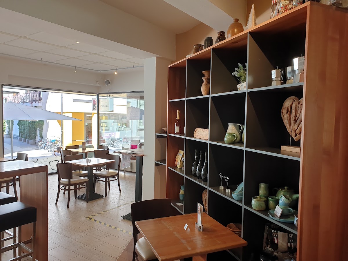 S7 Cafe Art & Co