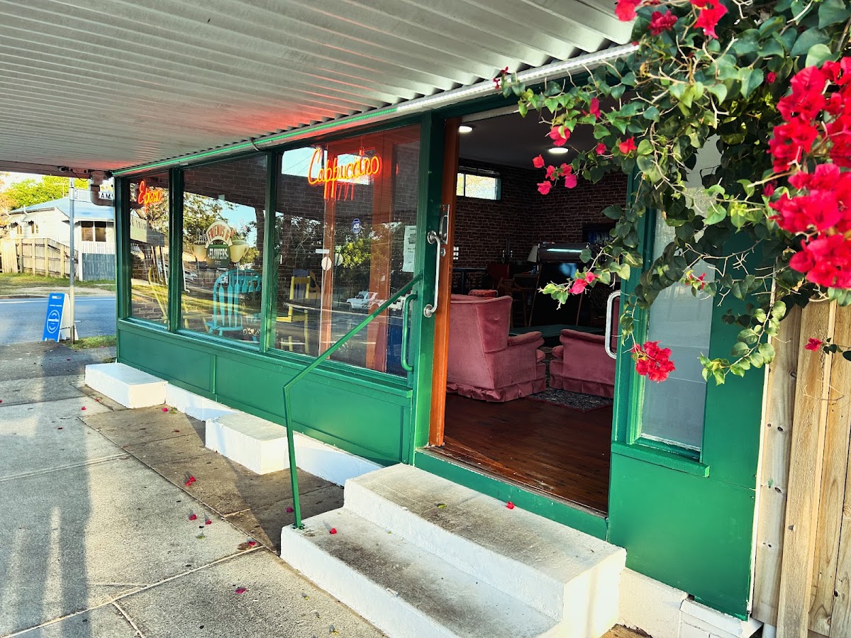 Friends & Flowers Cafe