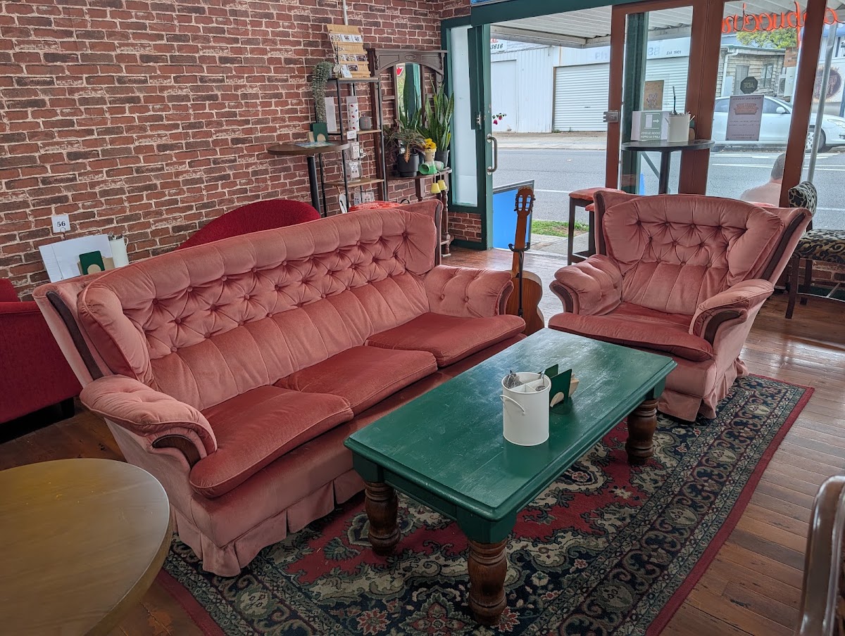 Friends & Flowers Cafe