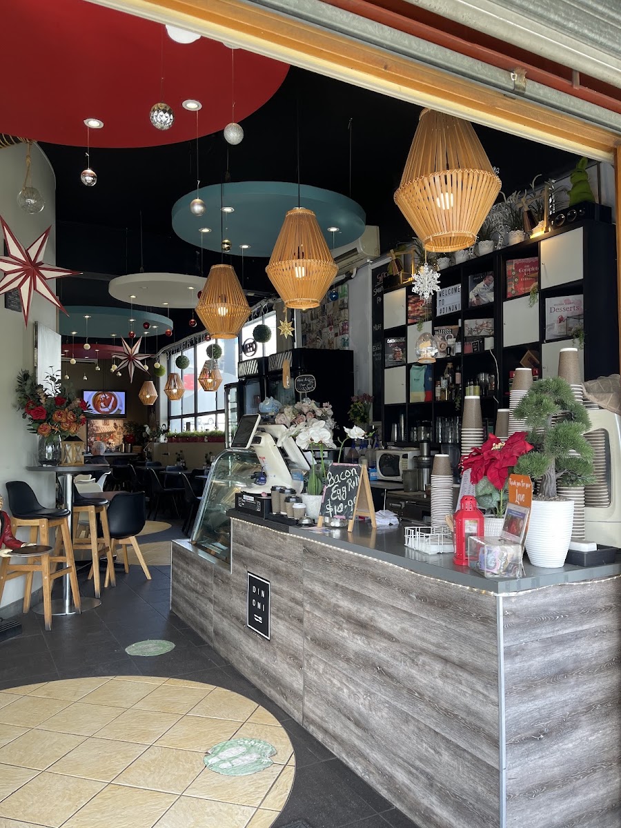 Dinoni Cafe