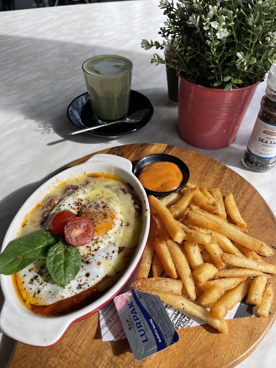 Dinoni Cafe