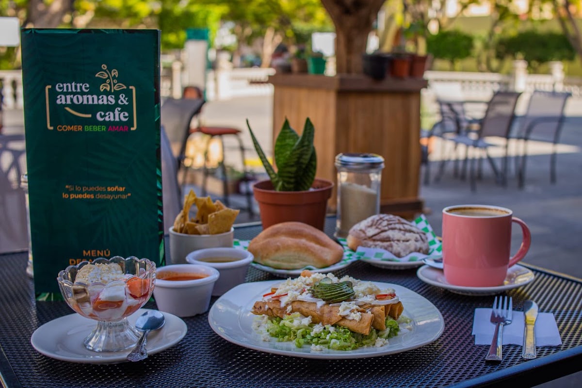 Entre Aromas & café