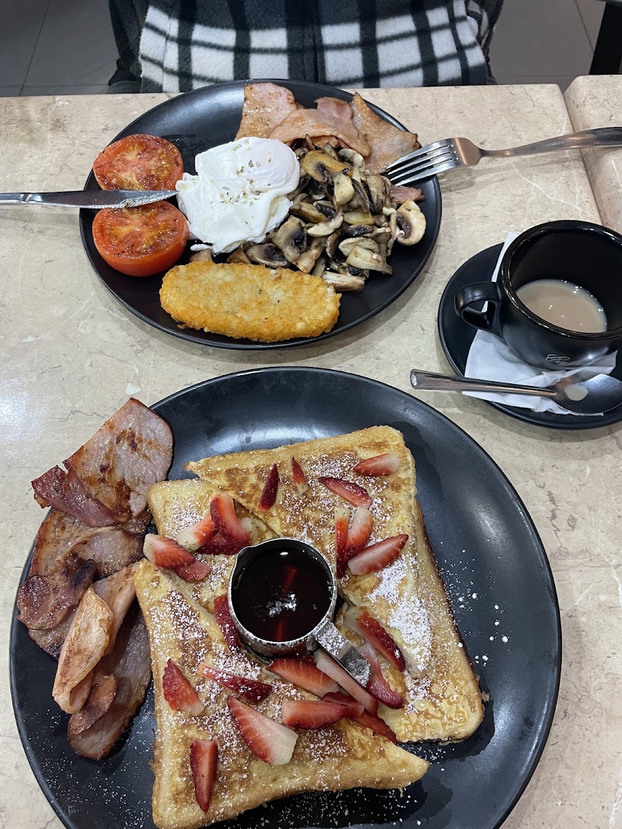 La Montagna Cafe & deli