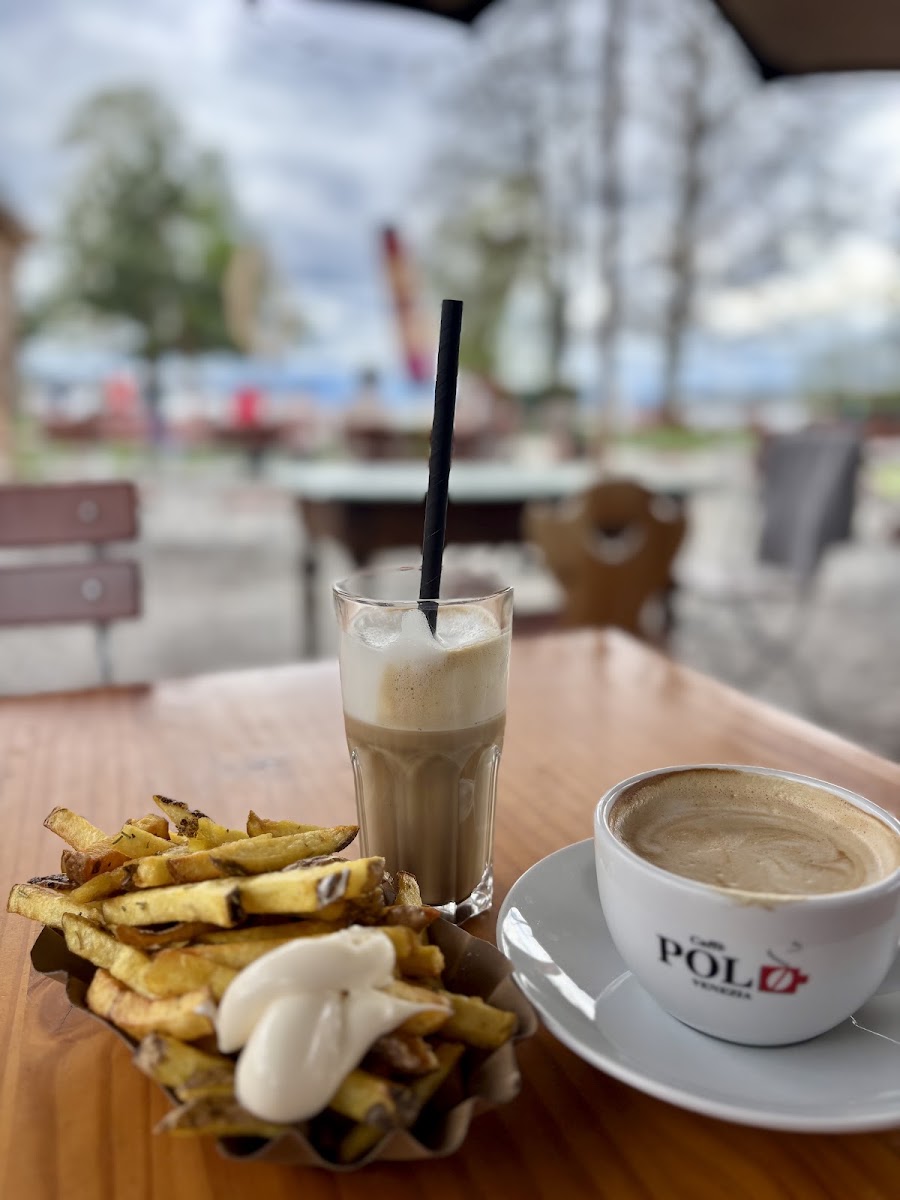 Ganz am Ufer