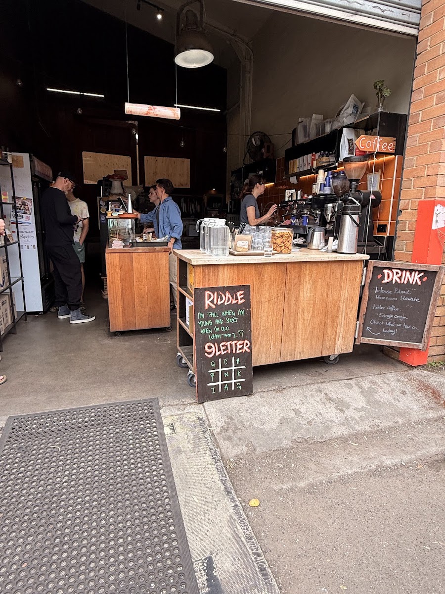 Madera Bar & Cafe