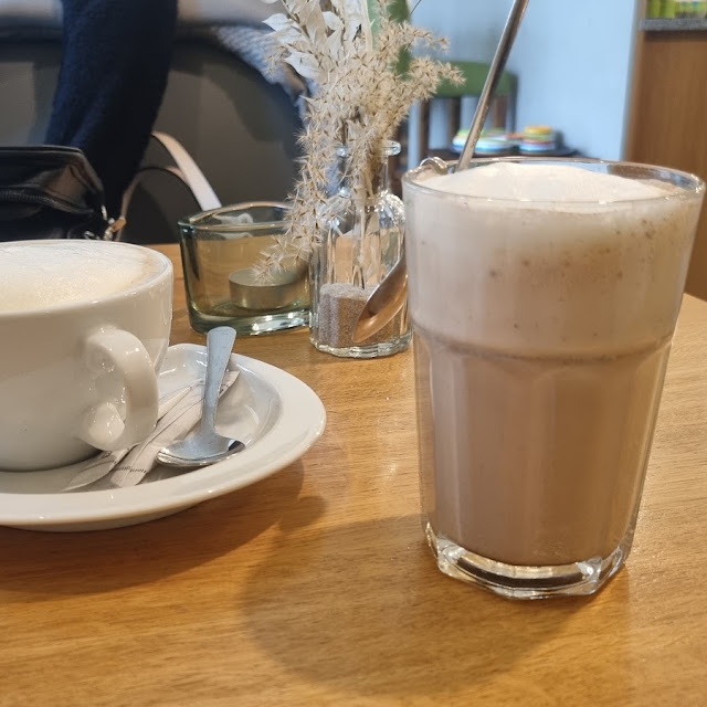 Milchkaffee Groß