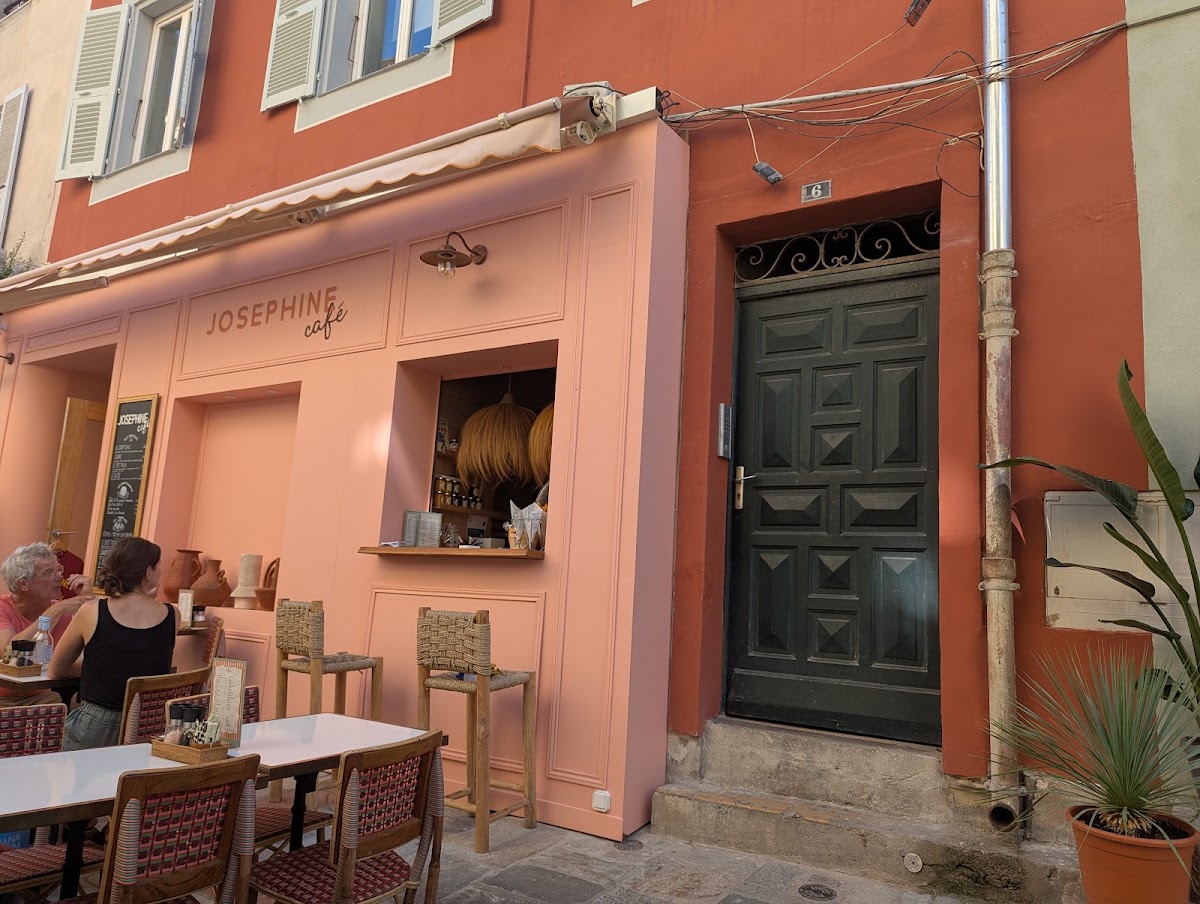 Chez Josephine
