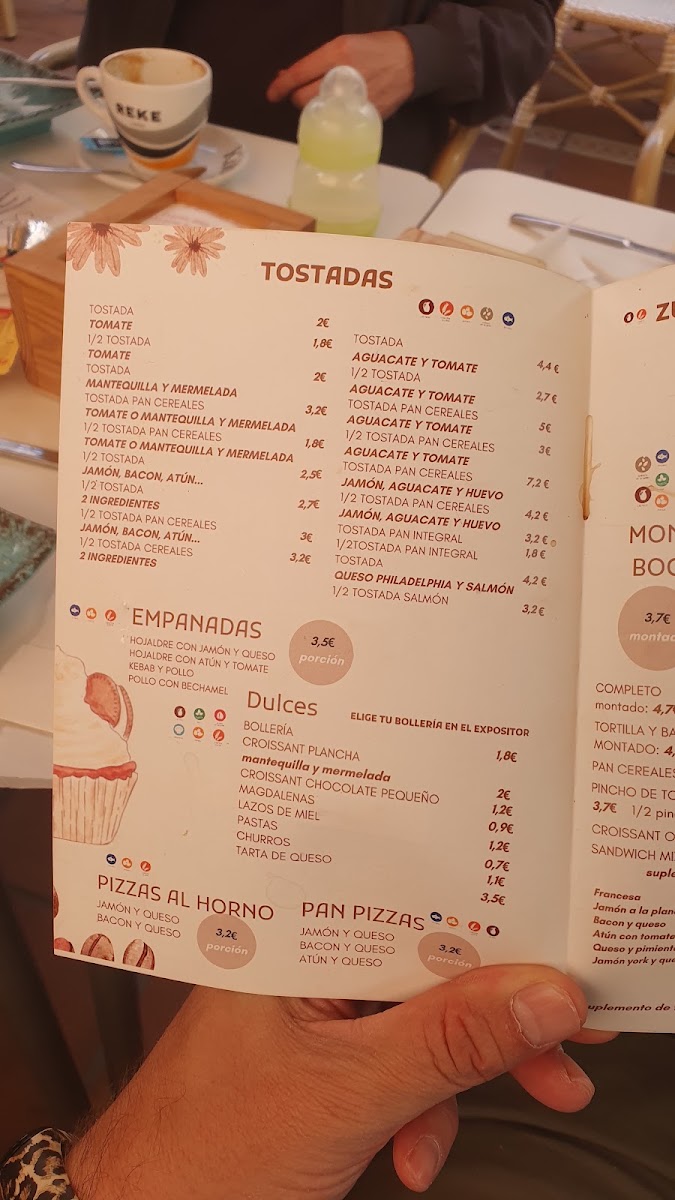 Salón de Té Carralero Panadería - Cafetería. menu board