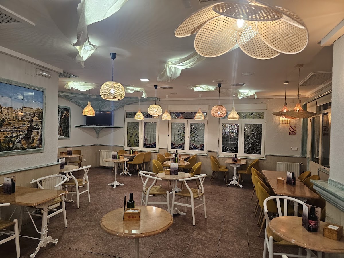 Salón de Té Carralero Panadería - Cafetería.