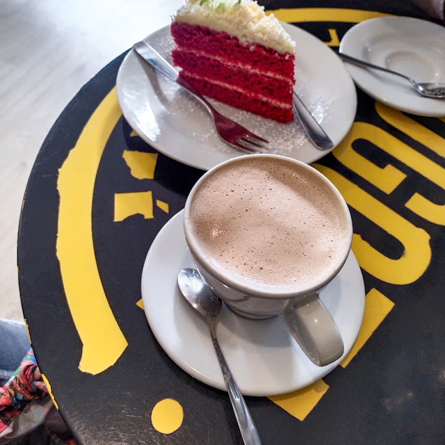 Te Chai Y Torta de Red Velvet