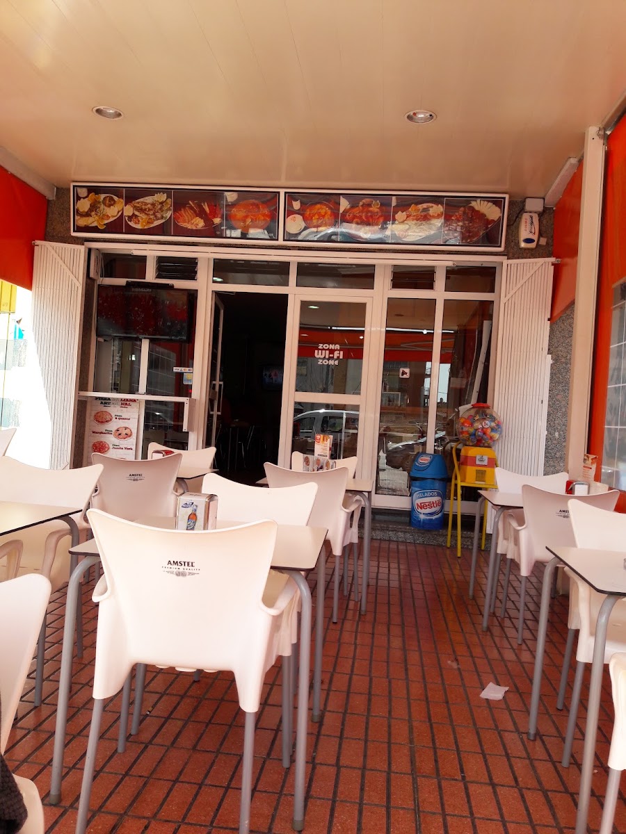 La Tapa Café & Bar