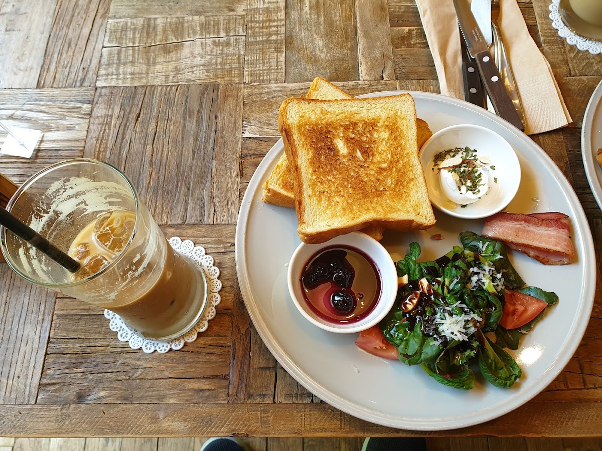 Cafe Aramis