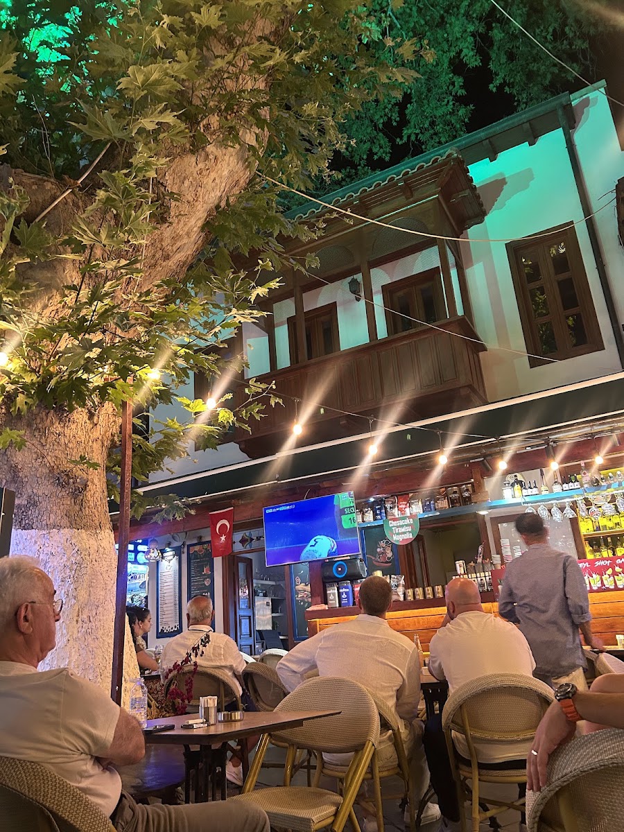 Çınaraltı Cafe & Bistro