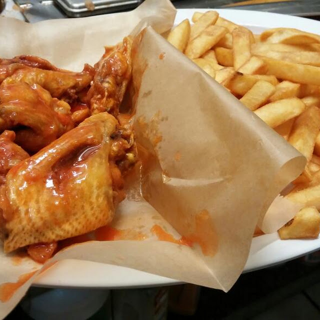 Alitas C Papas