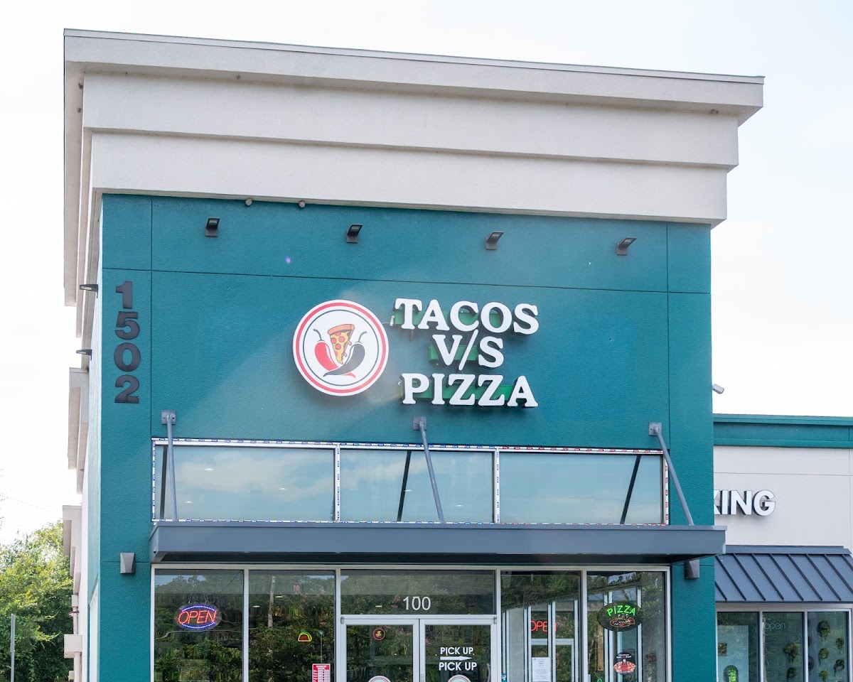 TACOS VS PIZZA