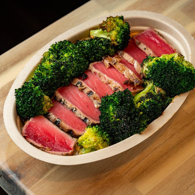 Sliced Yellowfin Tuna Bowl
