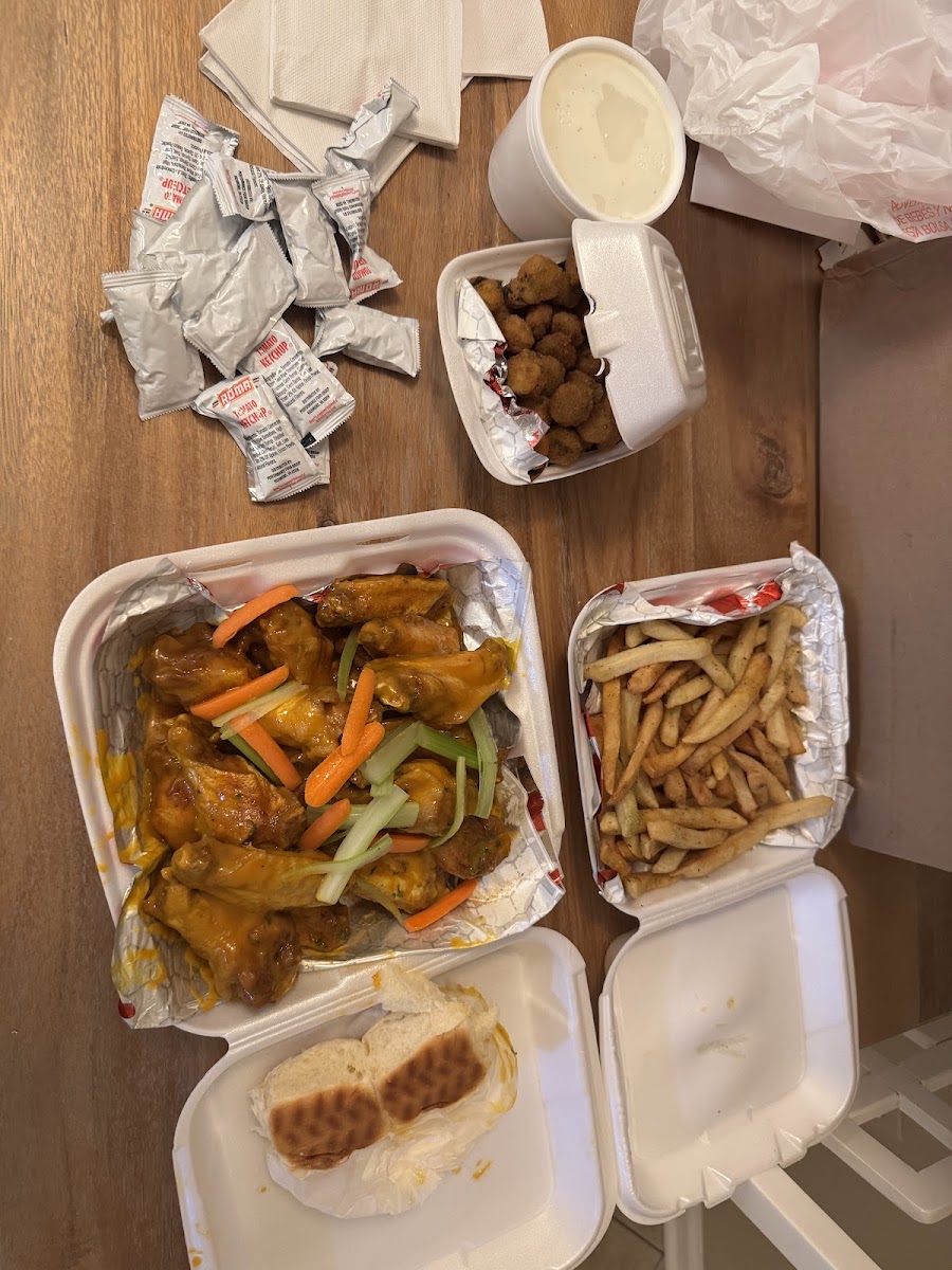 Walt's Wings & Things
