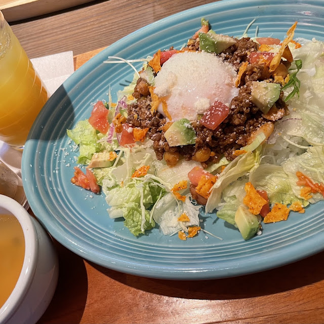 5種豆とアボカドのタコライス