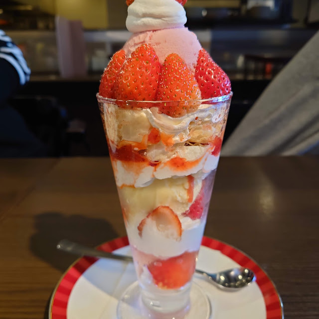 いちごのパフェ