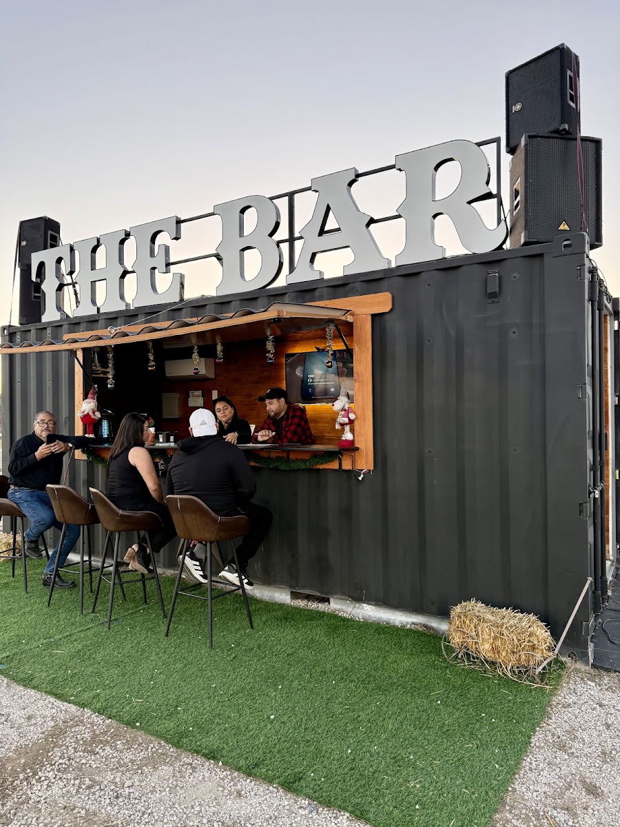 Los Compas Food Park & The Bar