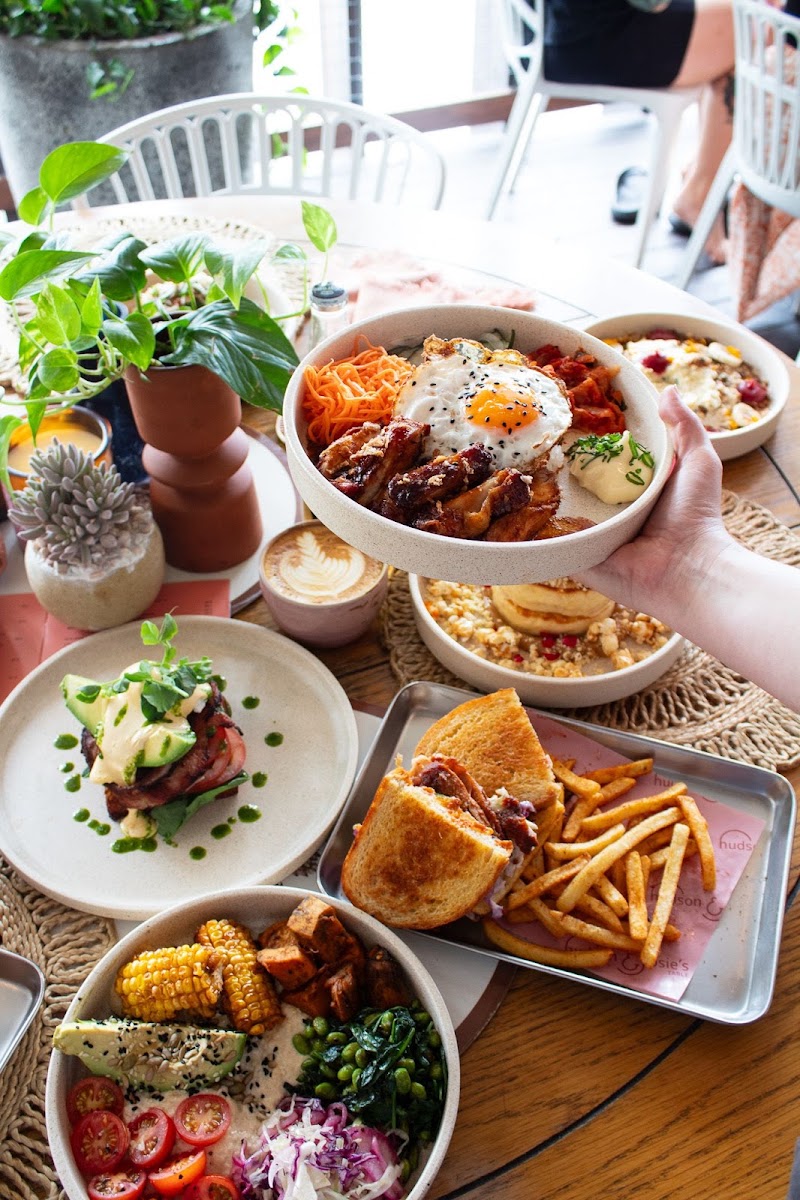 Hudson & Rosie's Table