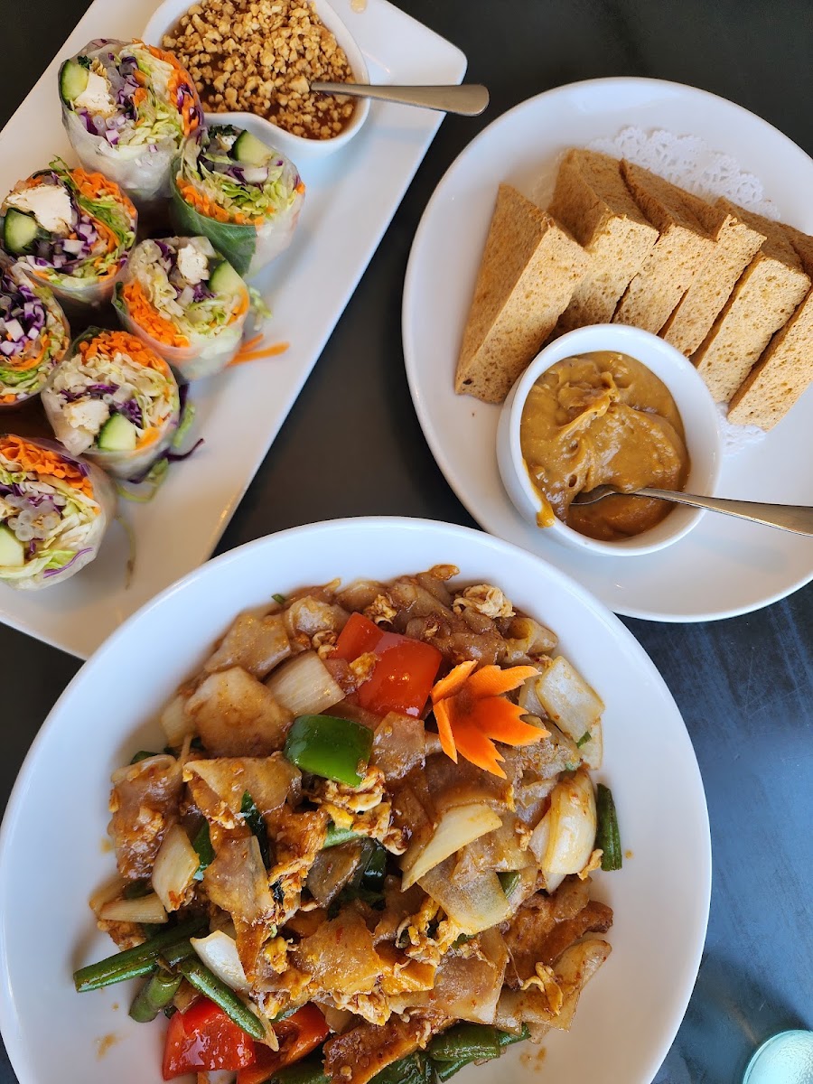 Thai Palace Restaurant | Hartland, Maine