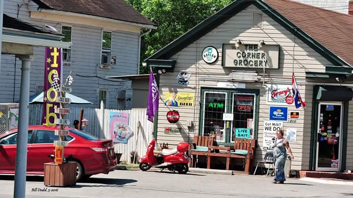 Tracy's corner grocery/Donnie's homestyle kitchen