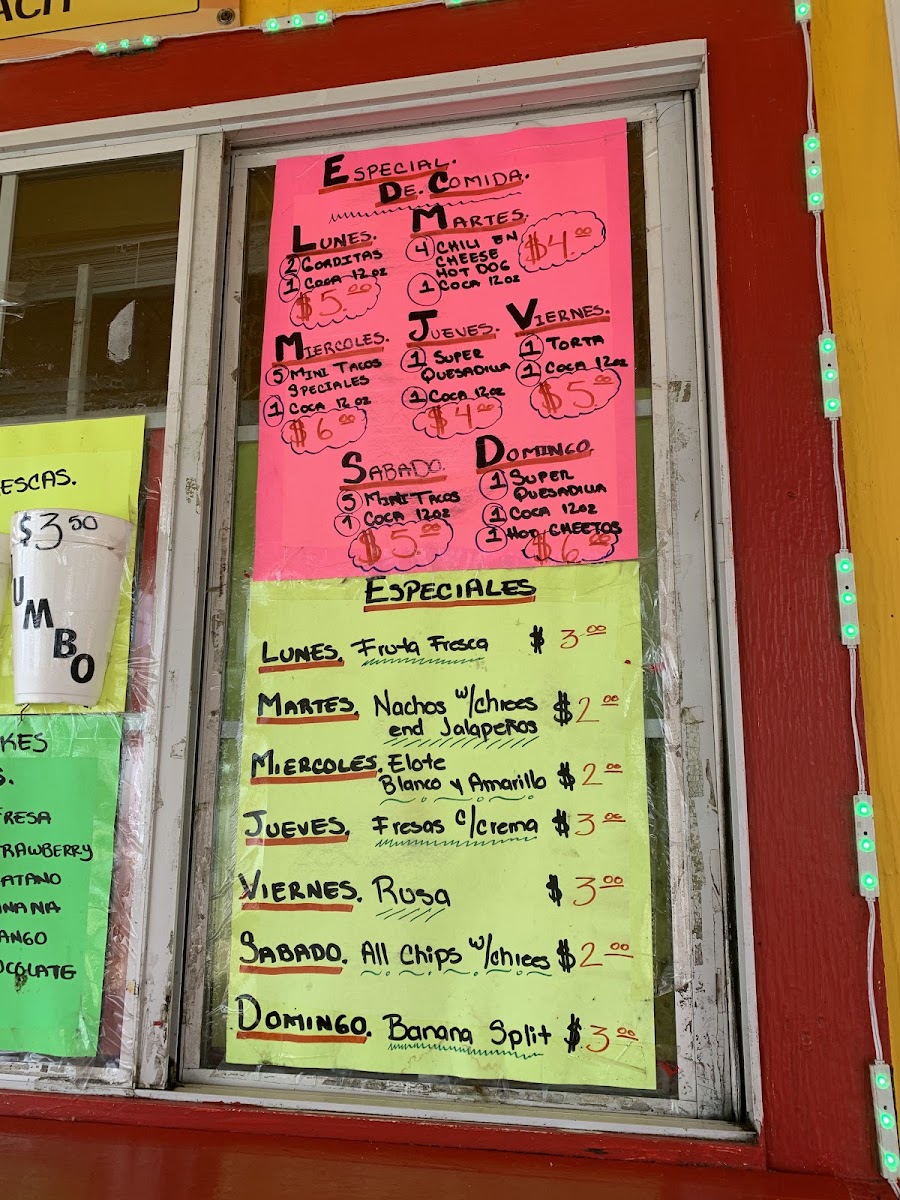 La Reyna menu board