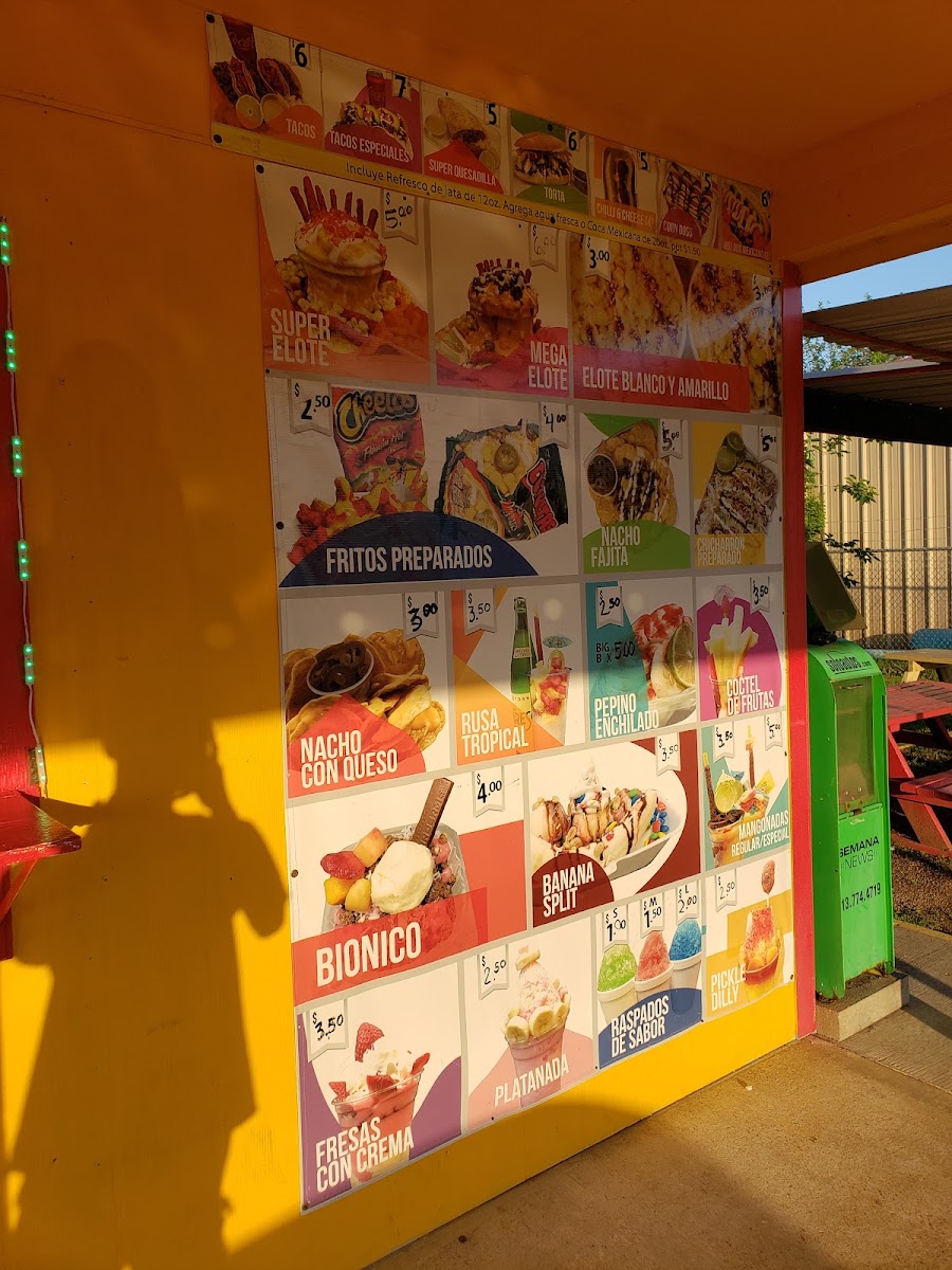 La Reyna menu board