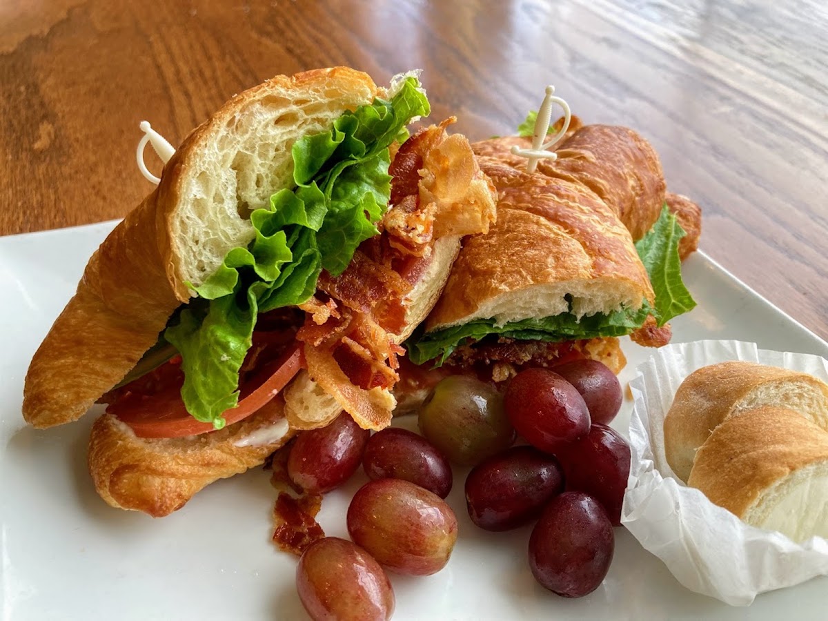 The Hungry Peach / Cafe at Pharr Dunwoody