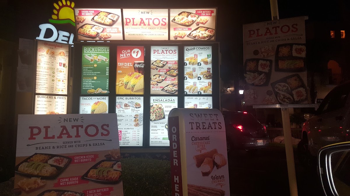 Del Taco menu board