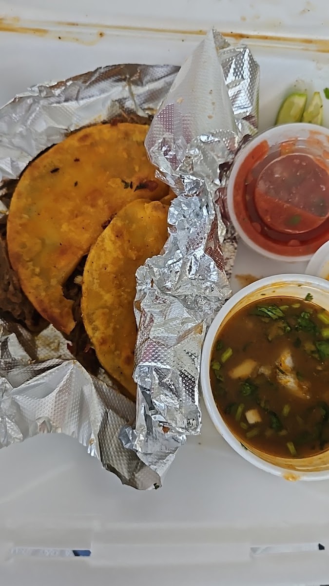 Los Compadres | Street Tacos