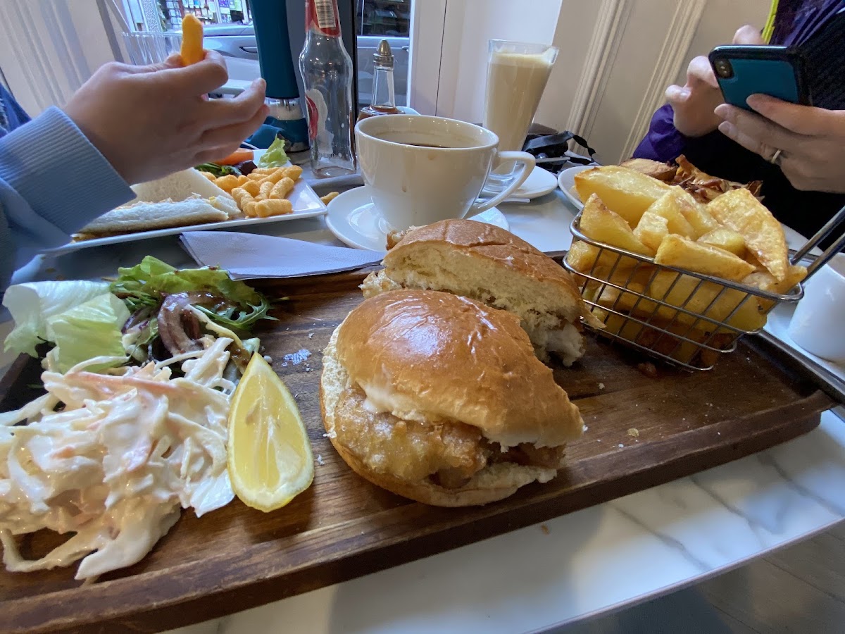 Cafe Bar Royale