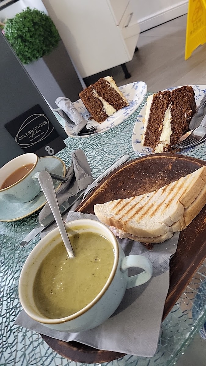 Cafe Bar Royale