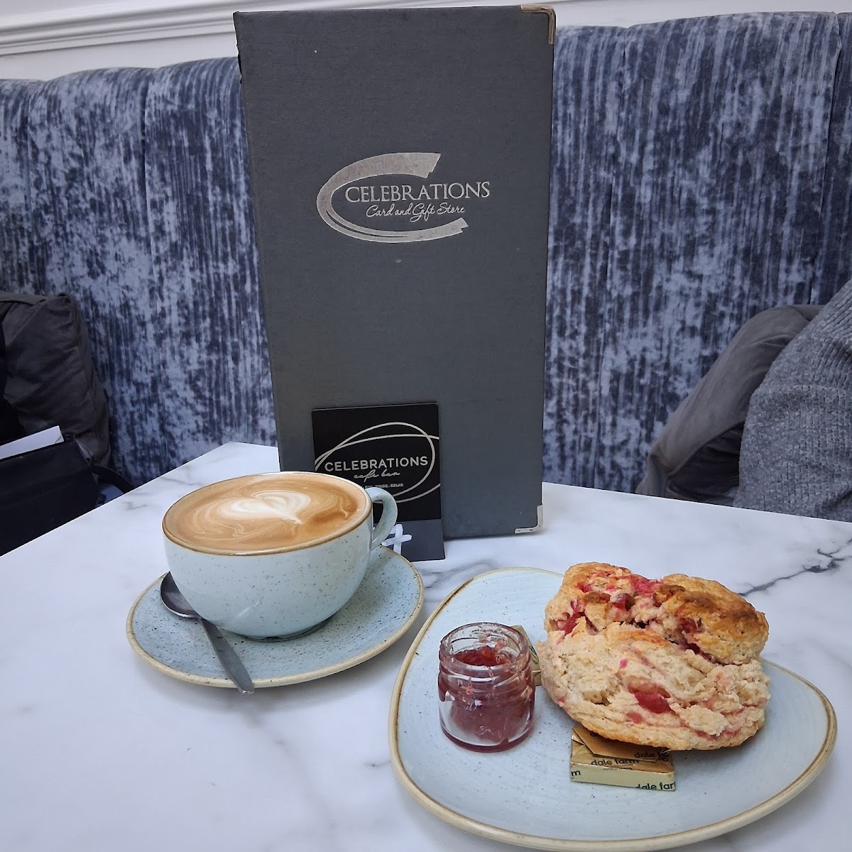 Cafe Bar Royale