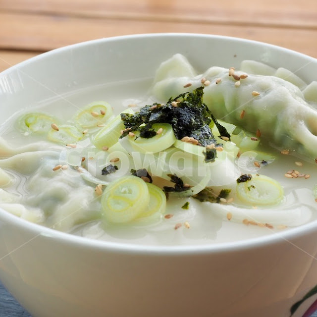 Dumpling and Rice Cake Soup