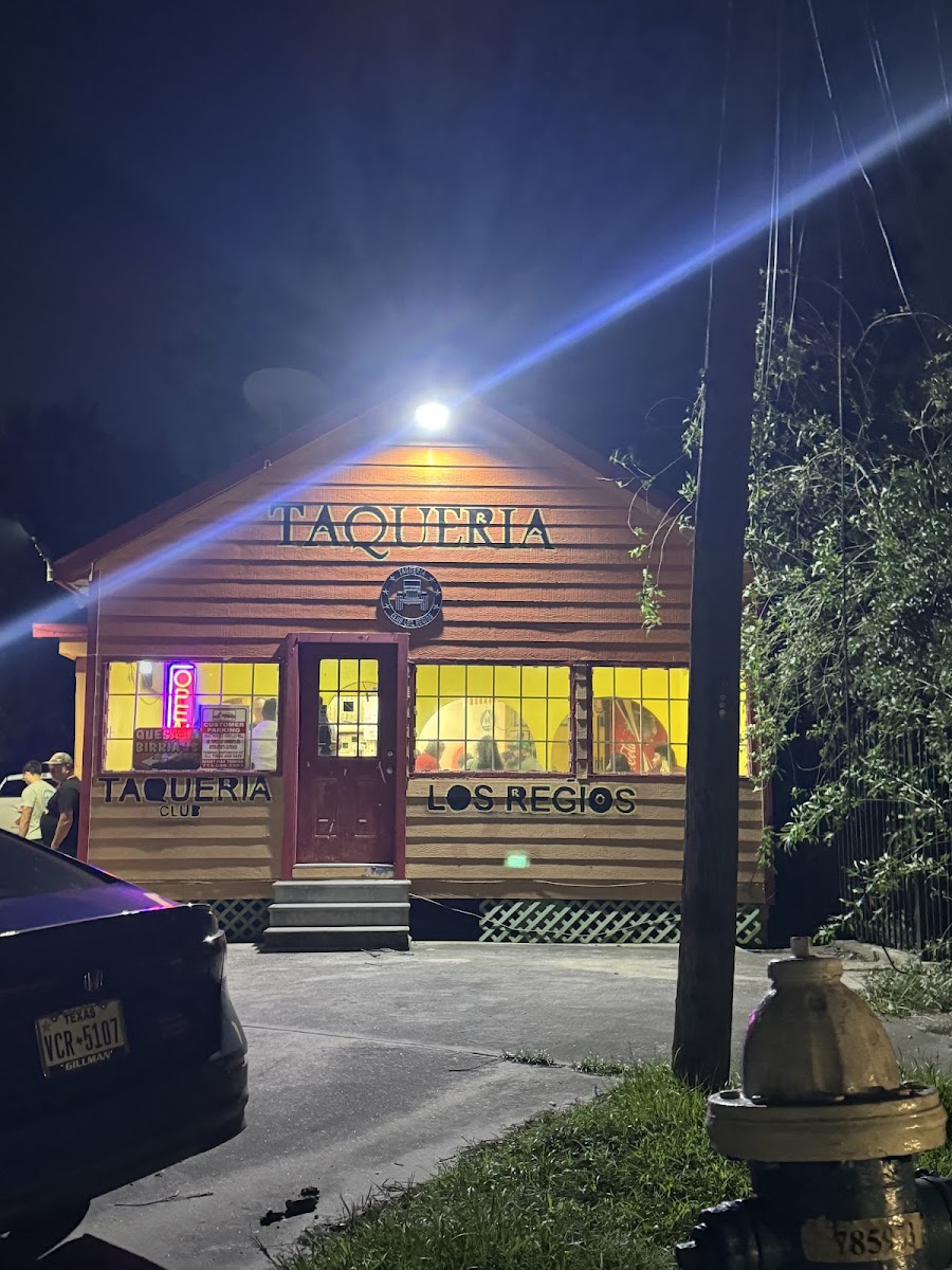 Taquería Club Los Regios