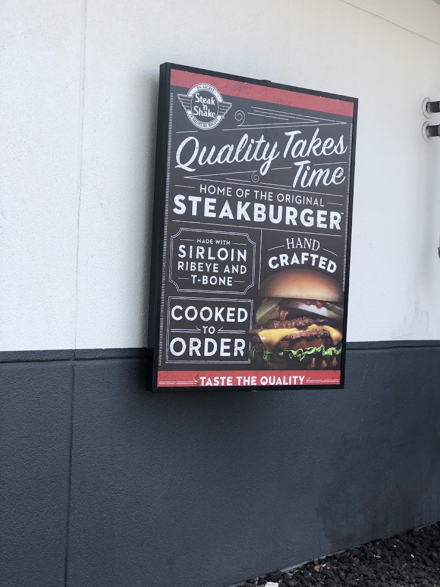 Steak 'n Shake menu board