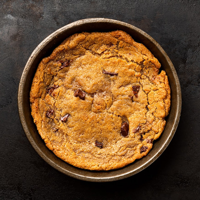 Skillet Chocolate Chip Cookie
