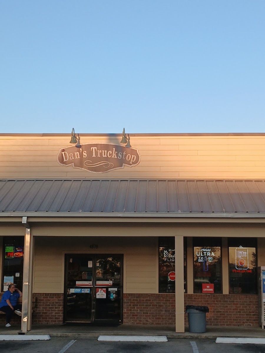 Dan's Cafe