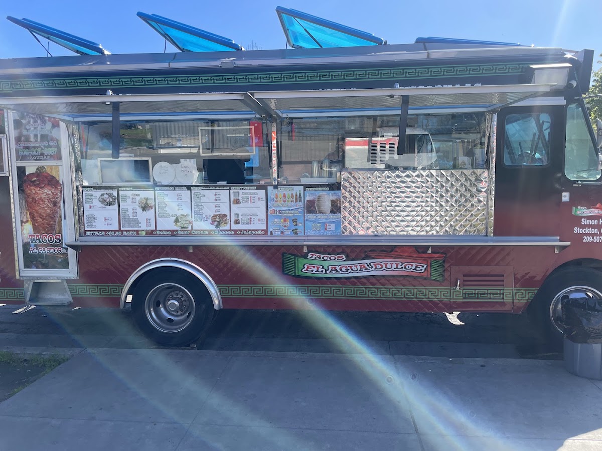 Tacos El Agua Dulce | Mexican Food Truck