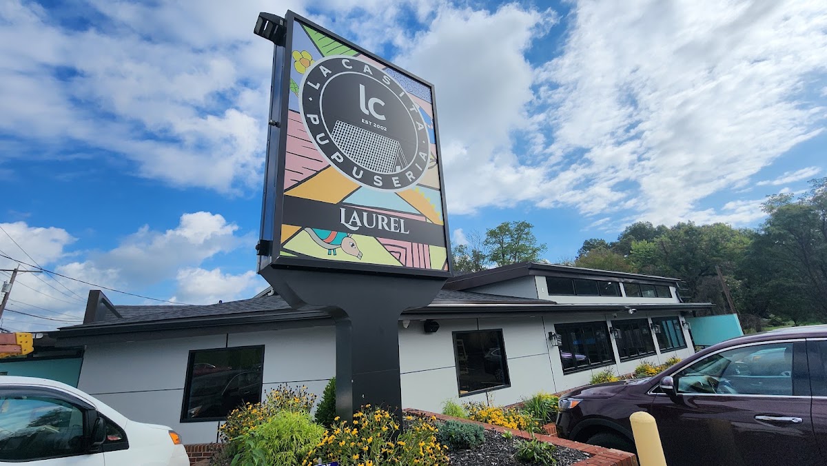 La Casita Pupuseria & Comedor