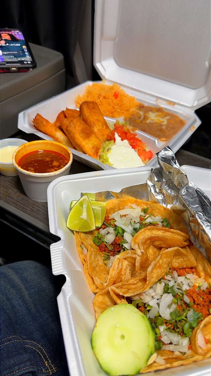 Guanatos Mexican Grill