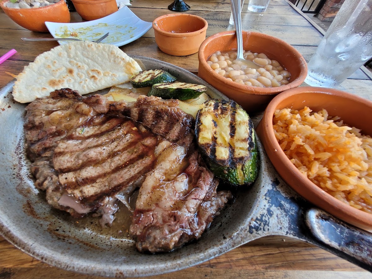 Mi Gallo Kitchen Bar & Grill