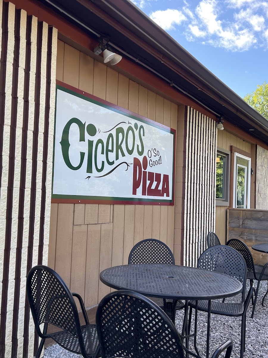 Ciceros Pizza