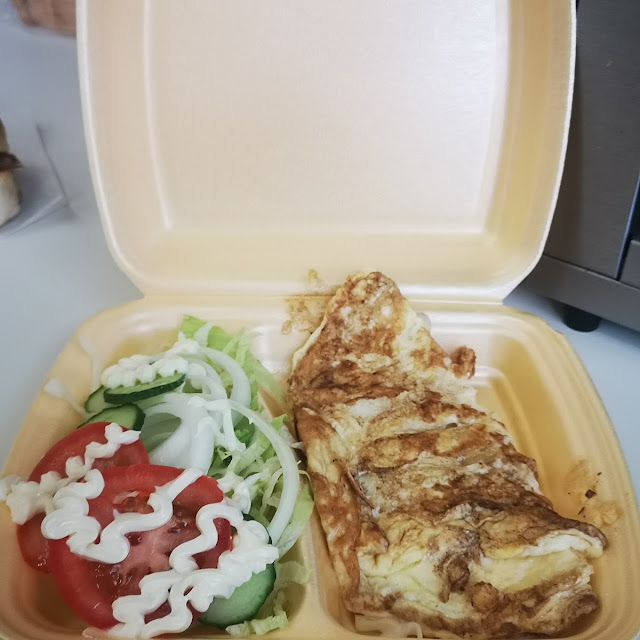 Omelettes & Salad